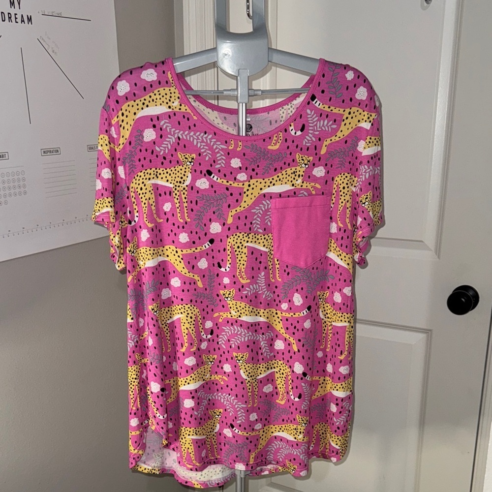 Vibrant Pink Cheetah Print Women's Pajama Sleep Shirt